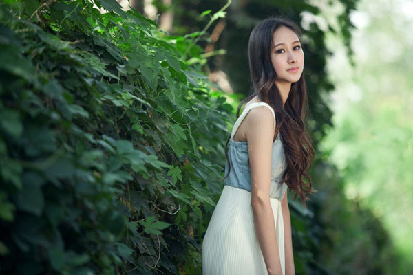 女人胸部小是哪些原因导致的